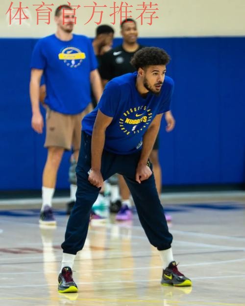 西部第二vs第三!掘金官方晒训练照:周日过得不错 西部第二vs第三!掘金官方晒训练照:周日过得不错